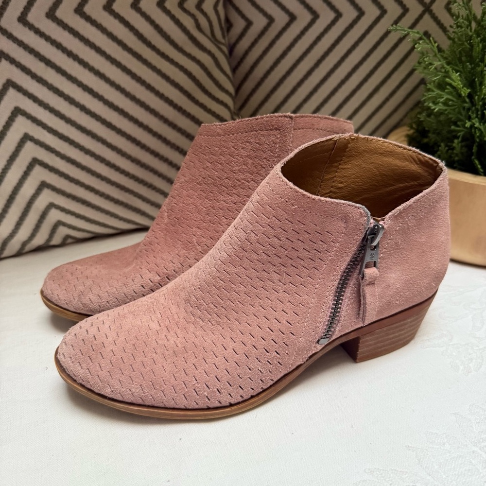 Lucky Brand Perforated Pink Suede Ankle Booties, Size 7